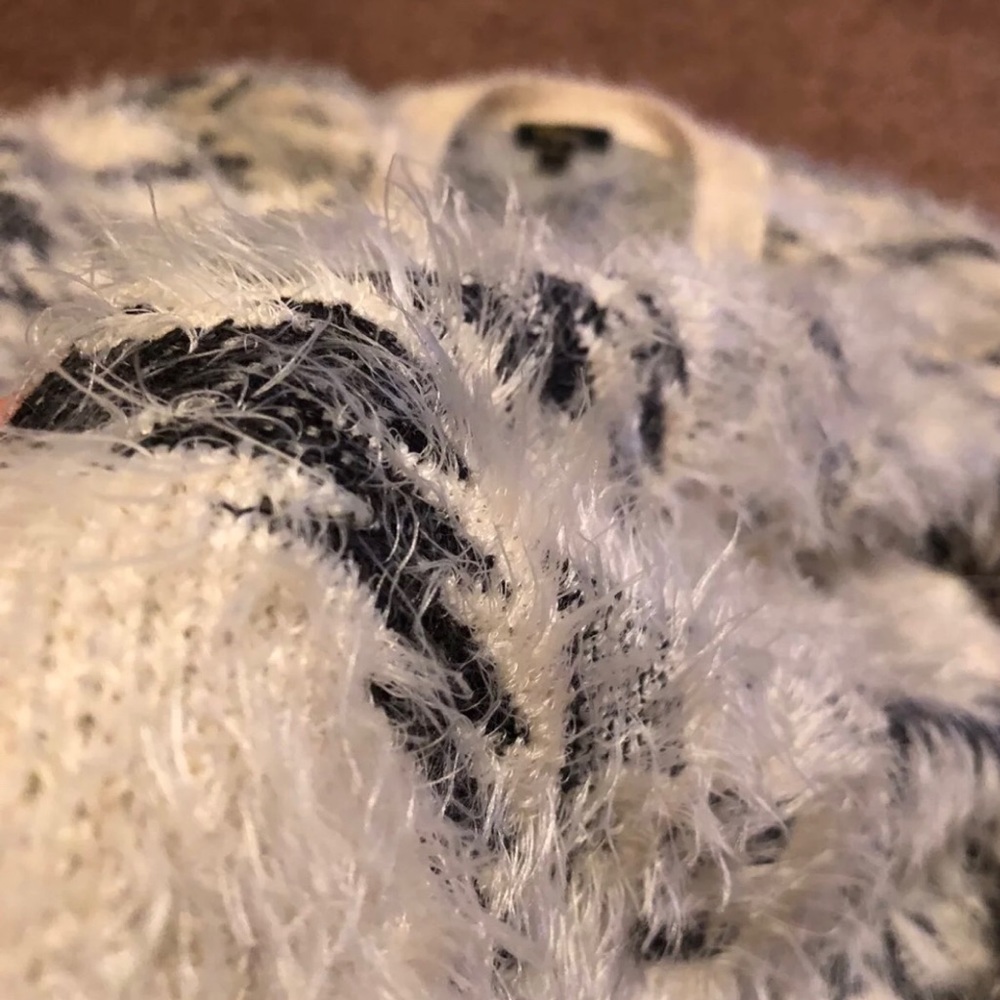 Sweater - Picture 2 of 2